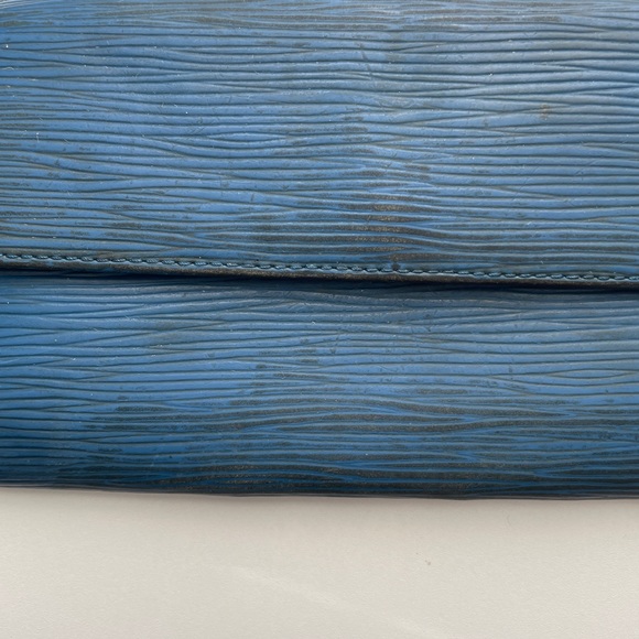 Louis Vuitton Blue Epi Leather Long Wallet - Picture 5 of 14